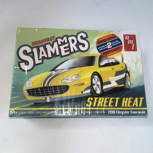1:25 Snapfast 1998 Chrysler Concorde "Street Heat" Slammers AMT - New Sealed VM - Picture 1 of 2