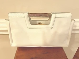 Limitierte weiße Clutch Handtasche mit silbernen Beschlägen - NEU NIE BENUTZT - Bild 1 von 11