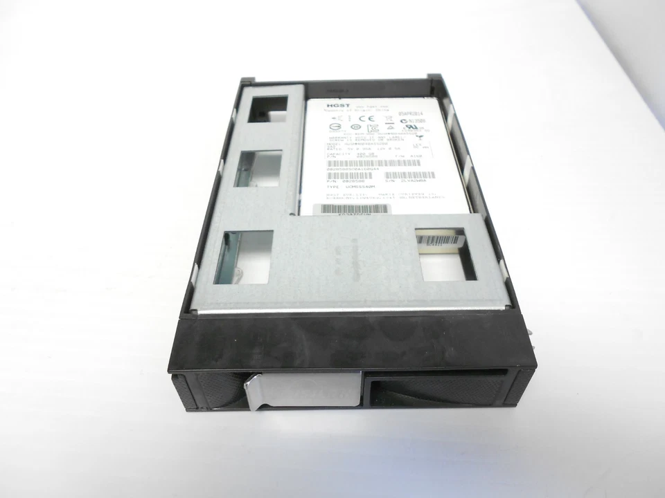 EMC Isilon 400GB SAS SSD Hard Drive 0B28588 X400 X410 X200 X210 NL400 NL410 - Image 1 of 1