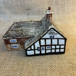 VTG OAK TREE POTTERY MINIATURE CERAMIC COTTAGE HOUSE 1981 - Picture 1 of 11