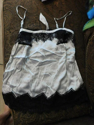 BEBE TOP CAMI SEDA ENCAJE GRIS/NEGRO TALLA MEDIANA  Foto 1 de 4
