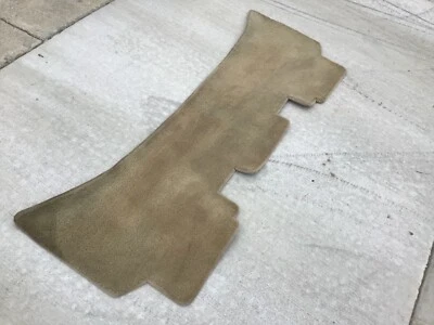 Range Rover P38 Lightstone Rear Passenger Carpet   REDUCED !!!   $ 74.00 - Image 1 of 4