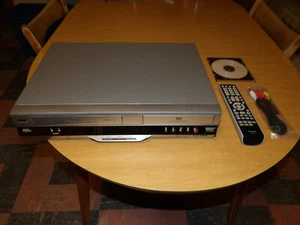 Toshiba D-VRW1SU DVD Recorder/VCR Combo with Remote, Cords ~ TESTED & WORKS!! - Picture 1 of 15