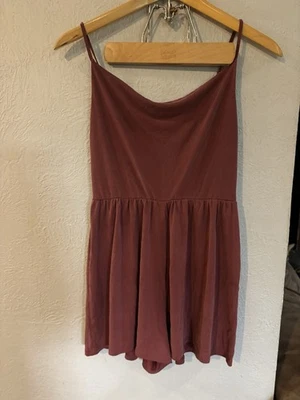Mameluco boho de mujer American Eagle talla XS con tiras borgoña Foto 1 de 4