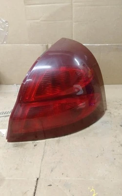 Luz trasera del pasajero derecho Pontiac Grand Prix 2004 2005 2007 2008 base Foto 1 de 4