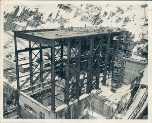 1951 Press Photo Construction of Powerhouse Hungry Horse Dam Flathead Montana - Bild 1 von 2