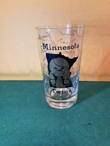 VTG 1963 MINNESOTA TWINS Facsimile Autographed MLB Souvenir Drinking Glass Cover