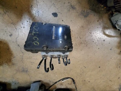 1998 1999 2000 2001 2002 LINCOLN TOWN CAR ABS PUMP ABS MODULE  XW73-2C219-AA - Image 1 of 2