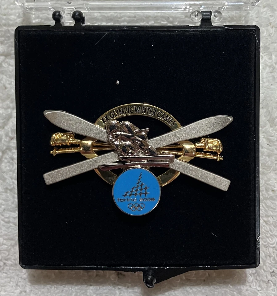 Pin insignia olímpica Torino 2006 esquís cruzados en caja Foto 1 de 1
