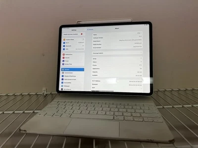 iPad Pro 12.9" (5th Gen) - iOS 15.5 Unupdated - M1 - Dopamine, Sileo, Jailbreak - Image 1 of 4