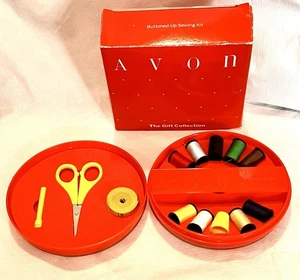 1989 BUTTONED-UP SEWING KIT by Avon Gift Collection Vintage NOS In Original Box - Picture 1 of 4