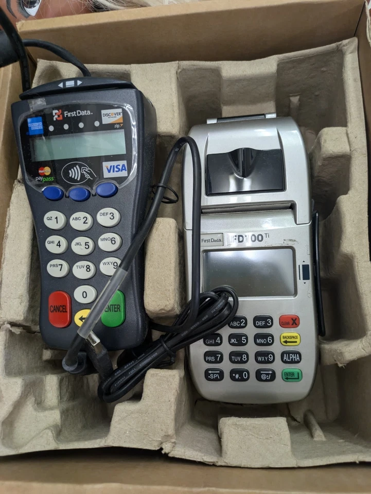 First Data FD100 TI Credit Card Readers POS Receipt Terminal with Power Cable - Image 1 of 1