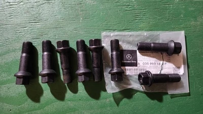 Set Of 8 OEM Genuine Mercedes-Benz Wheel Bolts A0009901807 - Image 1 of 4