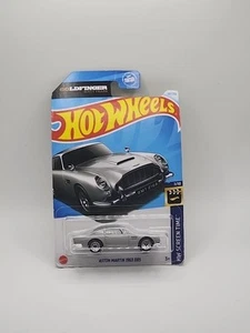 2024 Hot Wheels Aston Martin 1963 DB5 James Bond 007 Goldfinger 107/250 argento - Foto 1 di 2