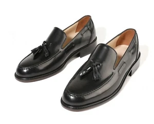 Mocasines sin cordones Firenze Atelier para hombre de cuero negro con delantal punta borla - Imagen 1 de 13
