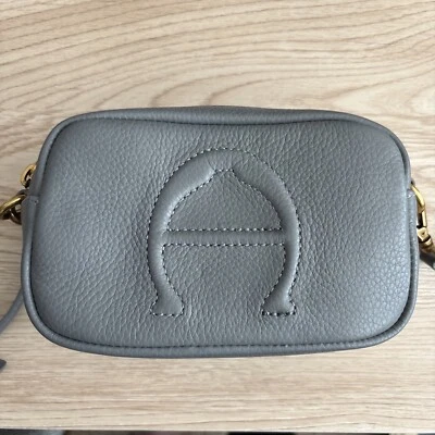 Bolsa tiracolo Etienne Aigner Adeline mini câmera cinza ardósia em estado muito bom - Imagem 1 de 4
