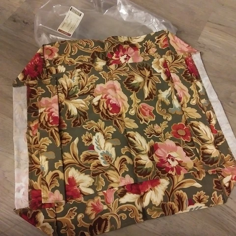 Longaberger Basket Liner Majolica Garden LG Potluck Item No. 23308245 Cover