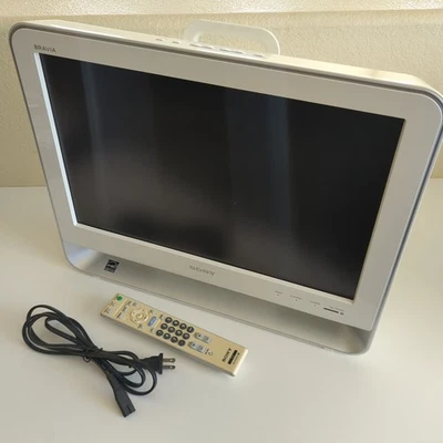 Sony Bravia KDL-19M4000 19" HD LCD TV White/Silver with Remote TESTED WORKING - Image 1 of 4