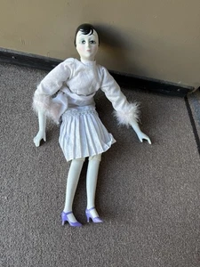 Vintage Flapper Porzellan Puppe - Federbesatz, bemaltes Gesicht - 20" Deko Glam - Bild 1 von 12