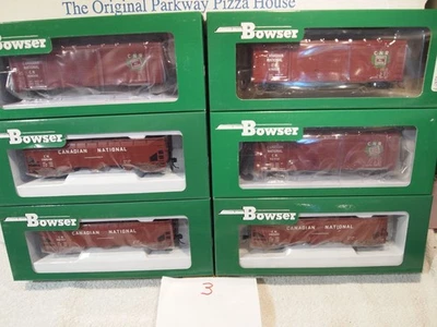 BOWSER  CANADIAN NATIONAL  3-70t OFFSET OPEN HOPPER, 3-DIFF 40ft. BOX CARS  CN3 - Image 1 of 4