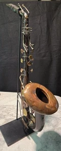 SAXOFÓN DE METAL VINTAGE ARTE POPULAR ARTE VAGABUNDO EN SOPORTE - Imagen 1 de 22