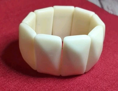 Brazalete Brazalete Elástico Lucita Color Marfil De Colección Resina Acrílico Grueso Foto 1 de 3