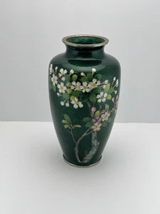 Jarrón Mid Century Ando Cloisonné Esmalte Verde Ciruela Flor de Cerezo "N" Mark Nagoya - Imagen 1 de 7