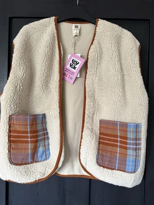 New With Tags Lucy & Yak Aubrey Borg Soft Fleece Gilet Ecru & Brown S UK 10-14 - Image 1 of 4