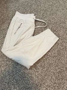 Athleta Damen Hose Größe Petite Small Trekkie North Jogger Tapered Athletic - Bild 1 von 8