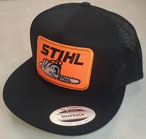 STIHL Patch auf Yupoong Truckermütze/YP Classic 6006/5 Panel Snapback schwarz/schwarz - Bild 1 von 8