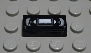 Lego Fliese - Kachel 1x2 mit Dekor Schwarz Video Kassette              (2962 FP) - Picture 1 of 1