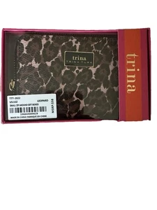 Trina Turk Leopard Print Zip Around Wallet With Tags & Box 7 in x 3.5 - Picture 1 of 3
