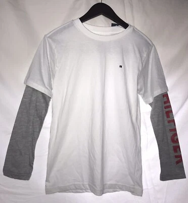 Tommy Hilfiger Niños Mediana Manga Larga Camiseta Blanca Rojo y Azul Letra Foto 1 de 4