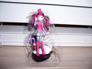 Figura Monster High Howliday DRACULAURA Vacaciones de Navidad Nueva Fuera de Caja Como En Foto - Imagen 1 de 10