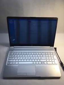 HP 15-gw0023od 15" Laptop AMD Ryzen 3 2.6GHz -BOOTS/CRACKED CASE - MZ - Picture 1 of 7