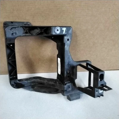 Jeep Cherokee 2016 soporte de montaje de faro izquierdo OEM #T510011AE Foto 1 de 4