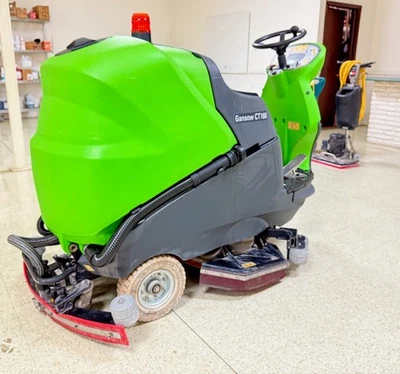 IPC Gansow CT160 - Ride-On Scrubber - 5.5+ Hour Battery - 6175 sqm/h Per Charge - Image 1 of 4