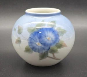 Vintage Beautiful Globular Vase Blue Flowered Bindweed/Royal Copenhagen/late 20c - Picture 1 of 10