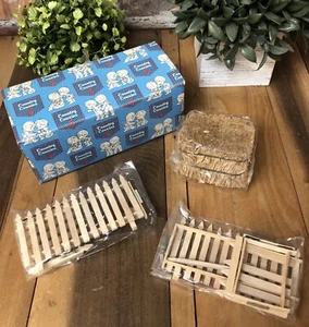 Enesco Country Cousins Wooden Picket Fence Display Vintage 80s Hay Bale 1983 - Picture 1 of 21