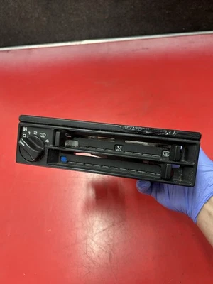 Controles de calefacción tempranos Volkswagen Transporter T4 321819045C interruptores VW Foto 1 de 4