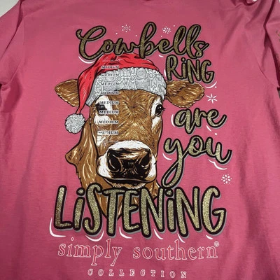 Camiseta SIMPLY SOUTHERN Feminina M Top Rosa Natal Campainha Logotipo Algodão Nova Com Etiqueta - Imagem 1 de 4
