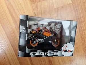VITESSE 1/24 HONDA NSR500 TEST VALENTINO ROSSI 1999 MOTO GP MOTORCYCLE TWR054 - Picture 1 of 3