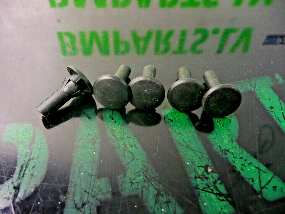 5x NEU BM BMW X3 E83 & LCI X5 E53 ALUMINIUM FUSSPLATTE GUMMI NOPPEN 51717053464 - Bild 1 von 1