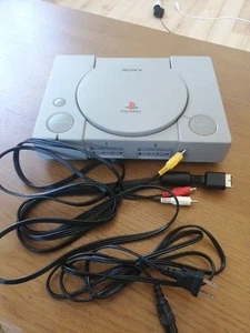 SONY PLAYSTATION 1 PS1 EN LOOSE AVEC CABLES NTSC-J SCPH-7000 FONCTIONNELLE - Imagen 1 de 14