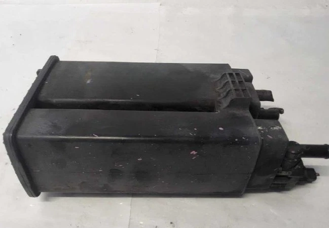 2004-2020 Nissan Titan Fuel Vapor Charcoal Canister Assembly OEM Foto 1 de 4