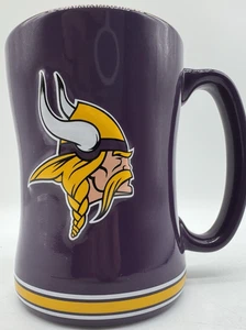 Tazza da caffè in ceramica NFL Minnesota Vikings - 2015 logo rialzato viola e giallo 16 oz - Foto 1 di 15
