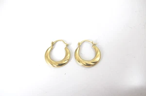 10K Yellow Gold Ribbed Twist Hoop Earrings - Picture 1 of 6