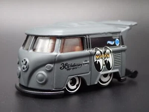 VW Volkswagen Kool Kombi Mini Autobús Furgoneta Mooneyes Gris 1:64 Escala Coche - Imagen 1 de 8