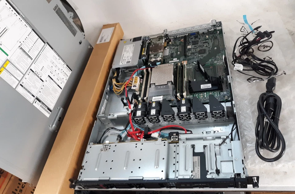 Servidor HPE ProLiant DL120 Gen9 Intel Xeon 2630V3 12GB PC4 RAM 2x 146GB HDD *NUEVO* Foto 1 de 4