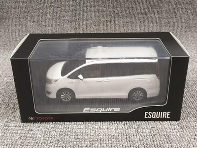Toyota White Pearl Crystal Shine 1/30 ESQUIRE Color Sample, Unopened - Image 1 of 3